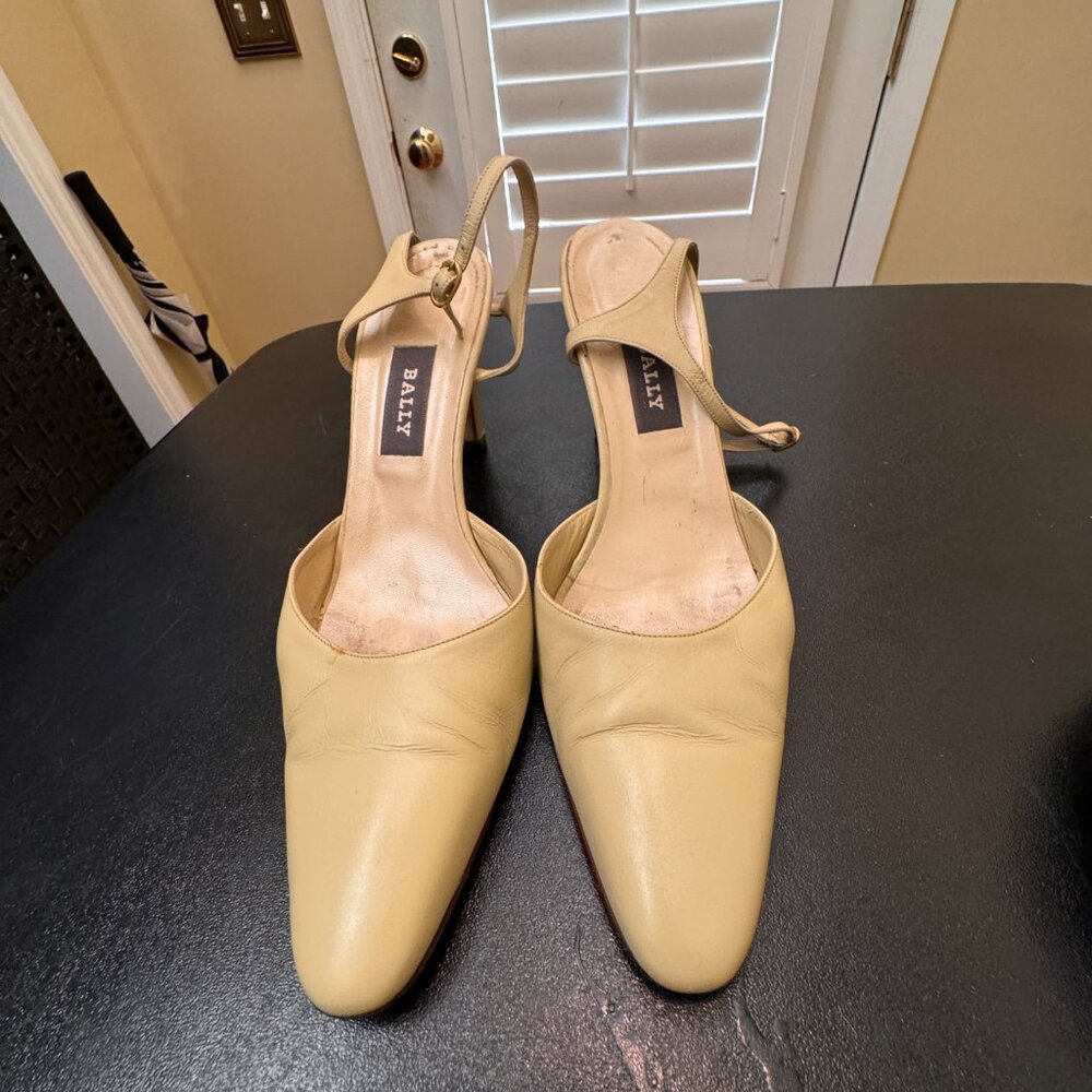 Bally size 8.5  slingback shoes